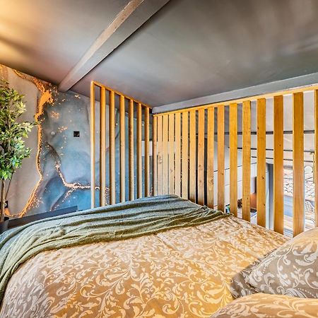 LOFT EN VILLE - Duplex Terrasse coeur historique avec vue dégagée&Parking souterrain Offert La Ciotat Exterior foto